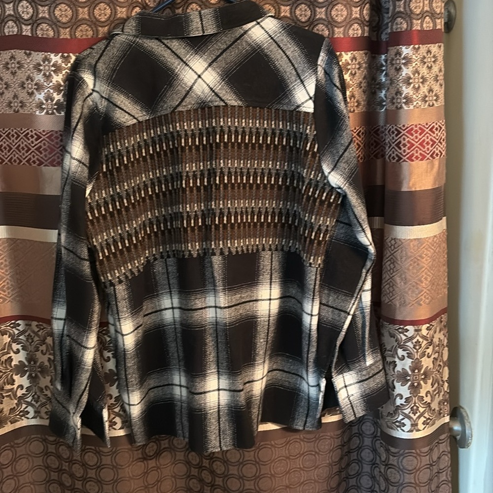 BKE from Buckle mixed media flannel shacket - Picture 4 of 5